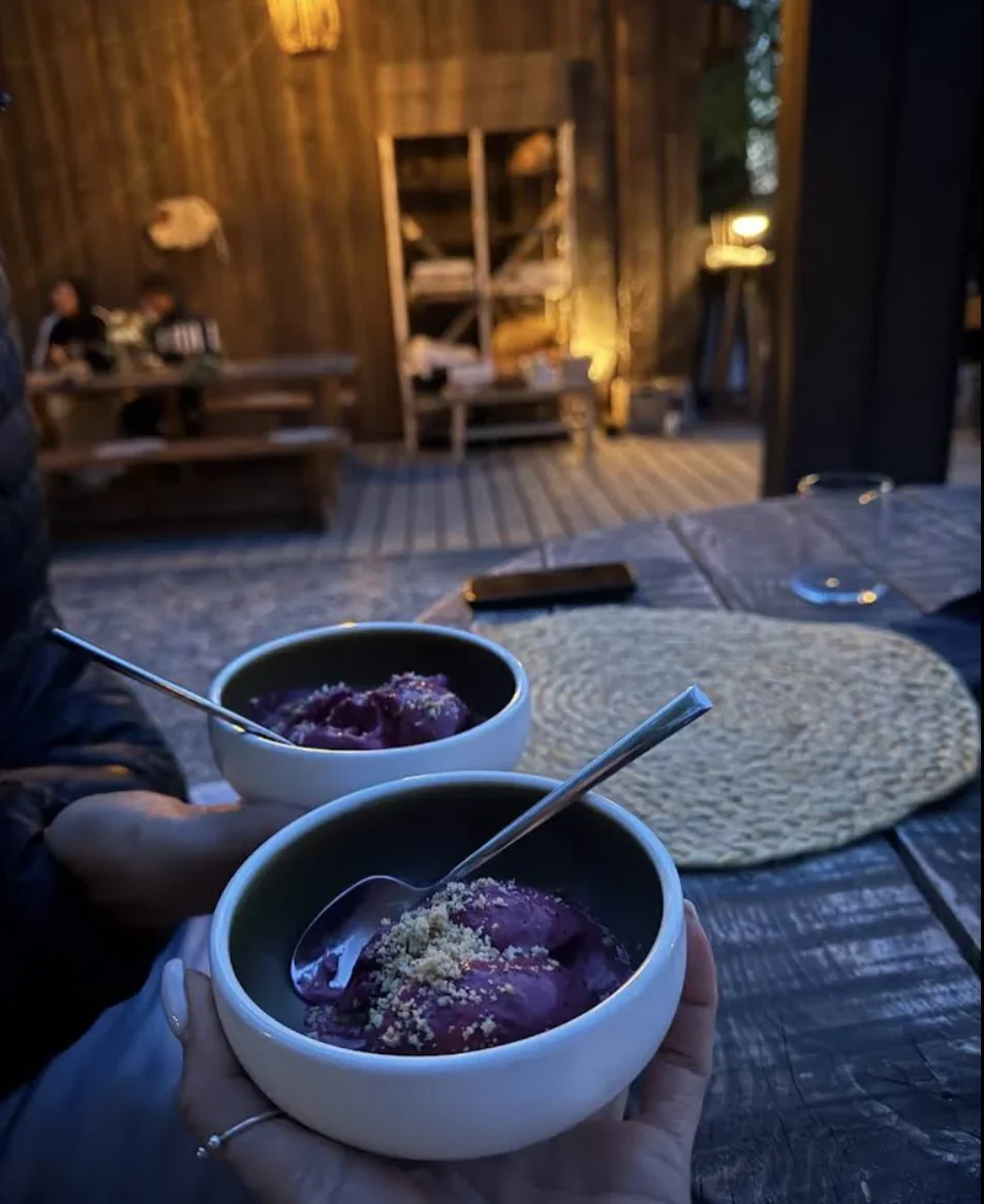 Moment trăit de un cuplu în Portal Village